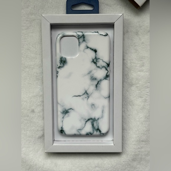 Brand New Insignia IPhone 11 hard shell marble phone case - Picture 3 of 8